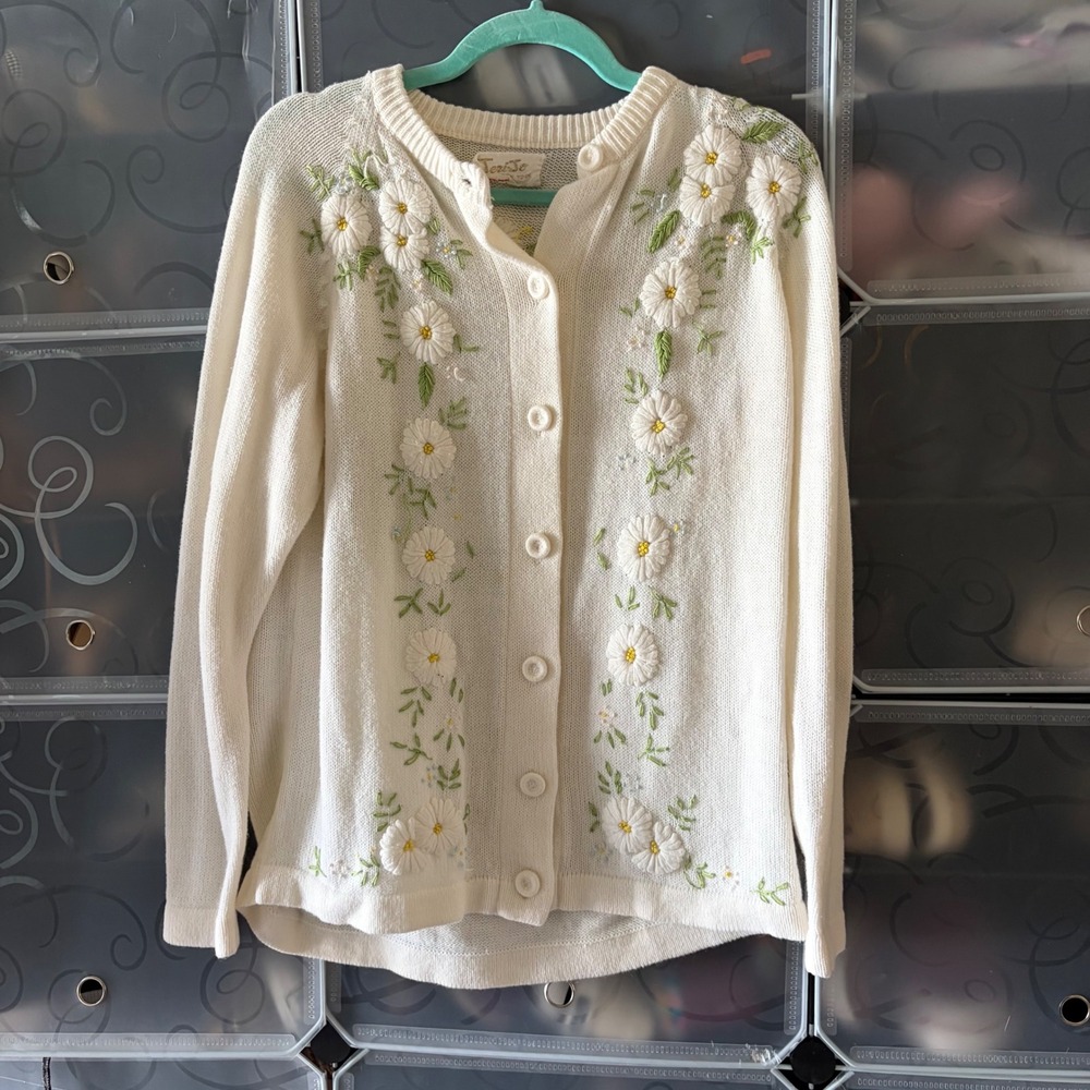 Vintage Teri Jo New York Ivory Floral Embroidered Cardigan Sweater Daisy Cream